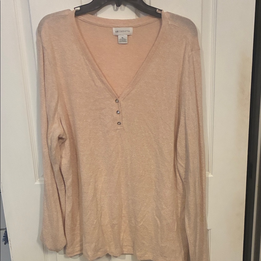 Liz Claiborne Women's Light Pink Long Sleeve Top.